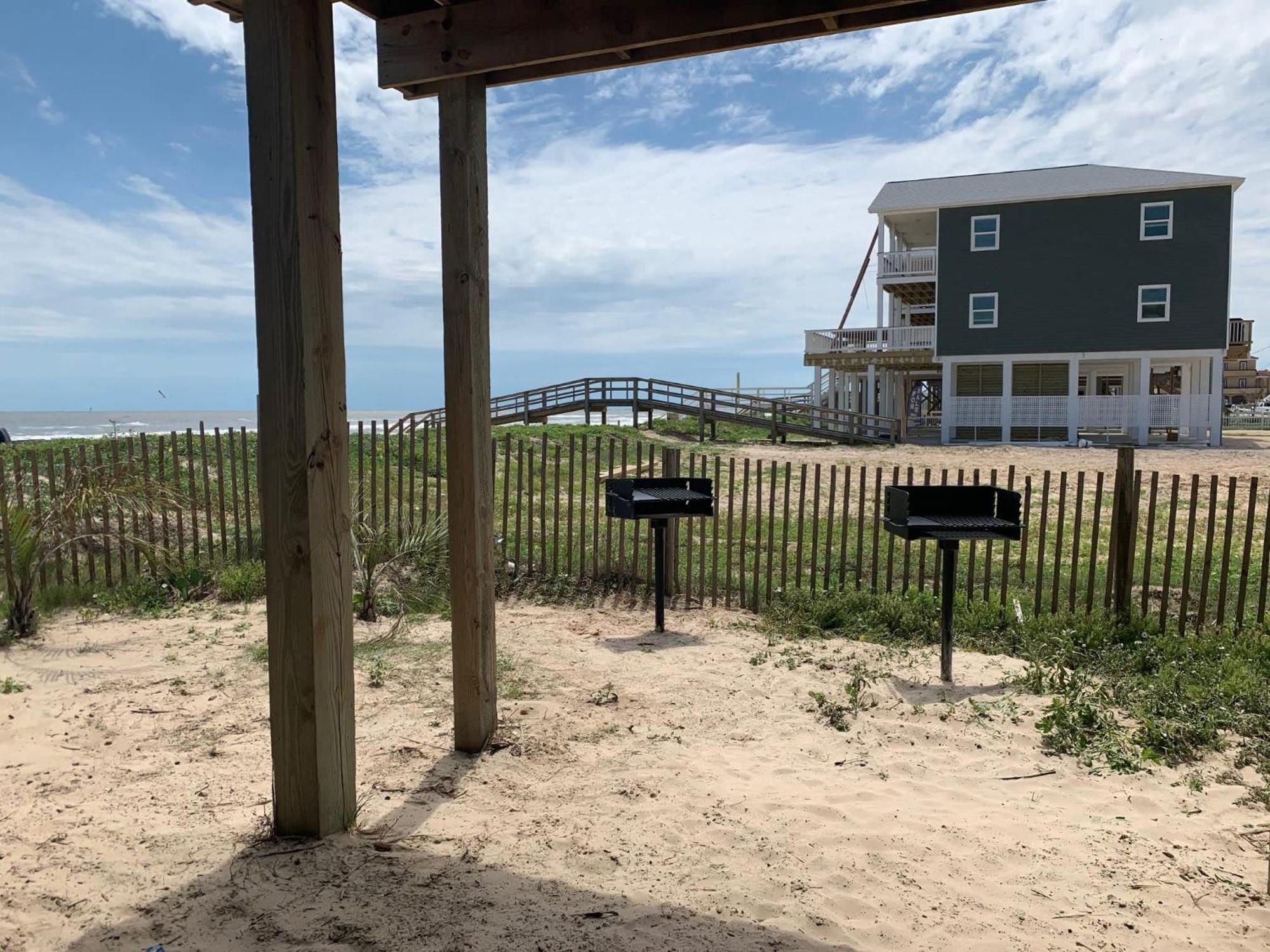 Unobstructed Oceanfront Sand Dollar Unit 7 Beach Pad! Villa Surfside Beach Exterior photo